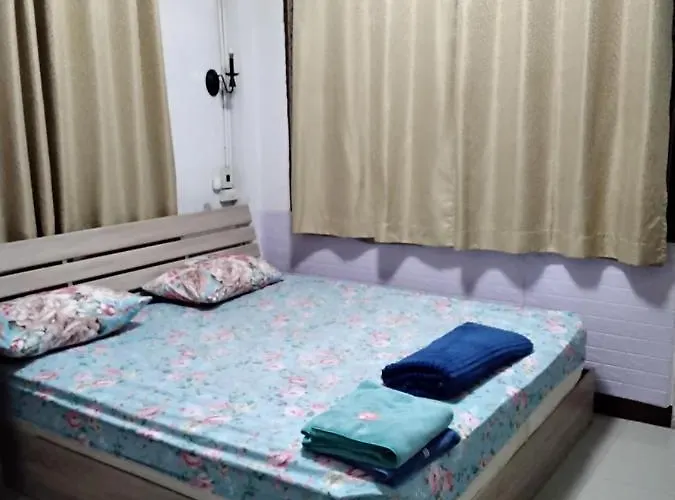 丹尼旅舍 *